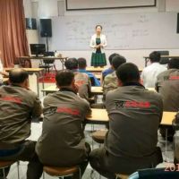 ���x����ƸՈ(q��ng)��̩��Ӣ��У���ں��Ӽ��g(sh��)��Ӗ(x��n)��(hu��)��